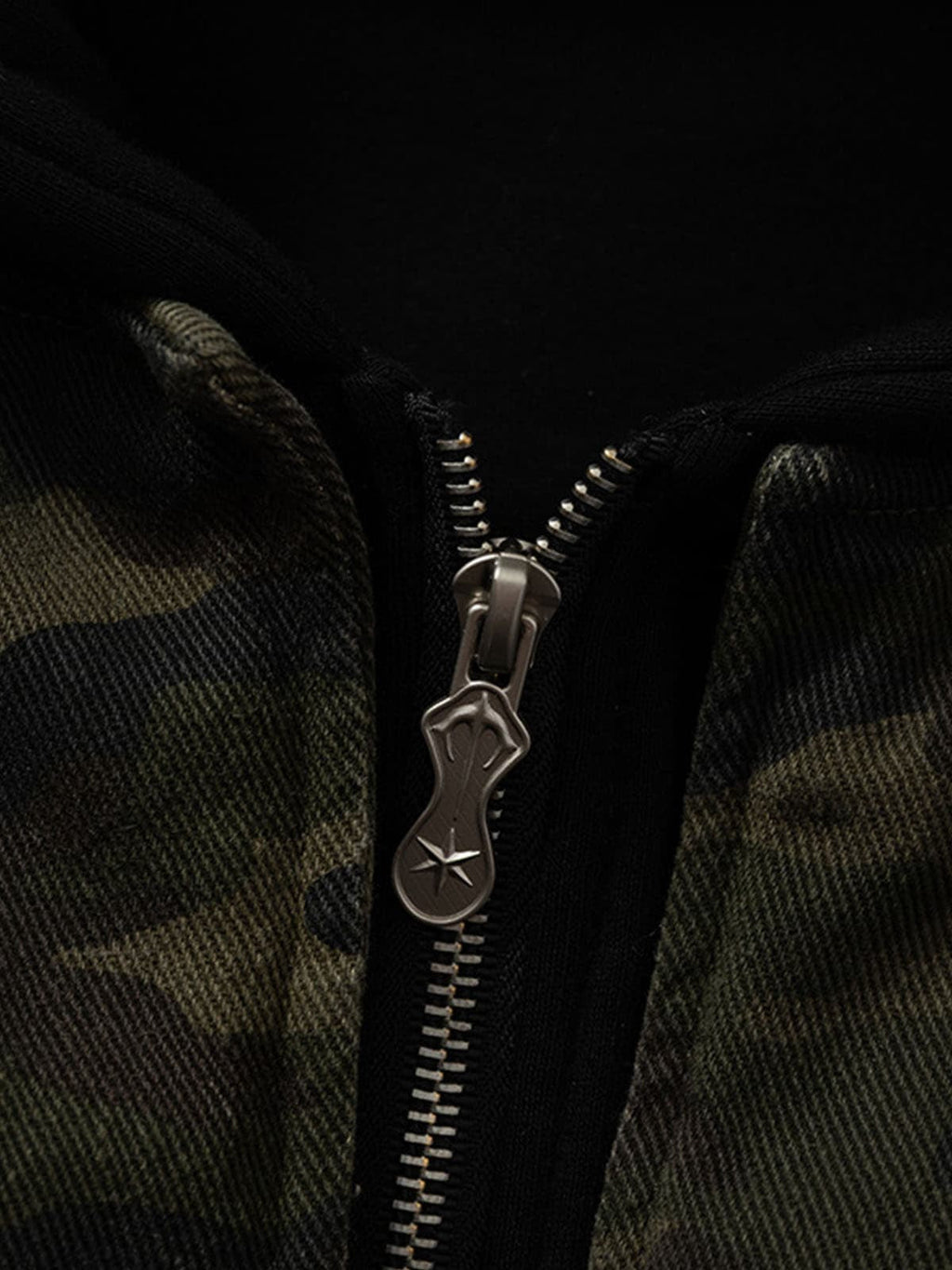 Retro Camouflage Faux Layered Metal Buckle Padded Jacket